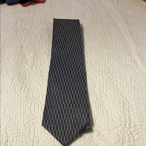 Jhane Barnes Navy and Gold Patterned Tie - Picture 1 of 2